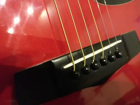 Guitare électro-acoustique