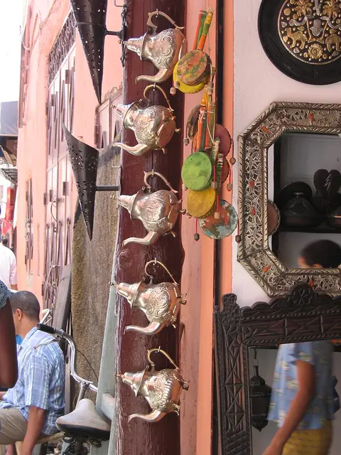 Théière marocaine en cuivre