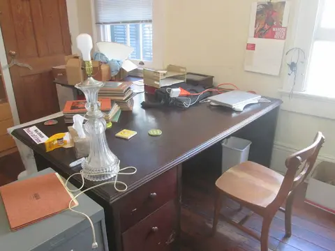 Bureau avec tiroirs