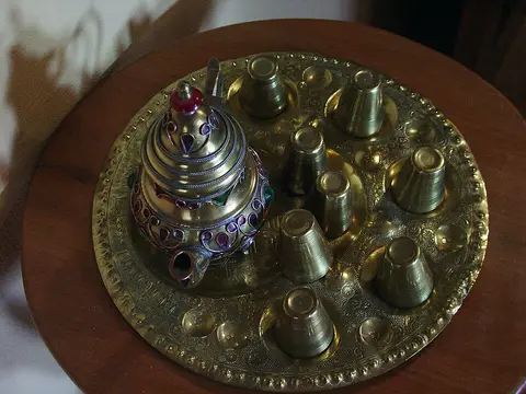 Théière marocaine en cuivre